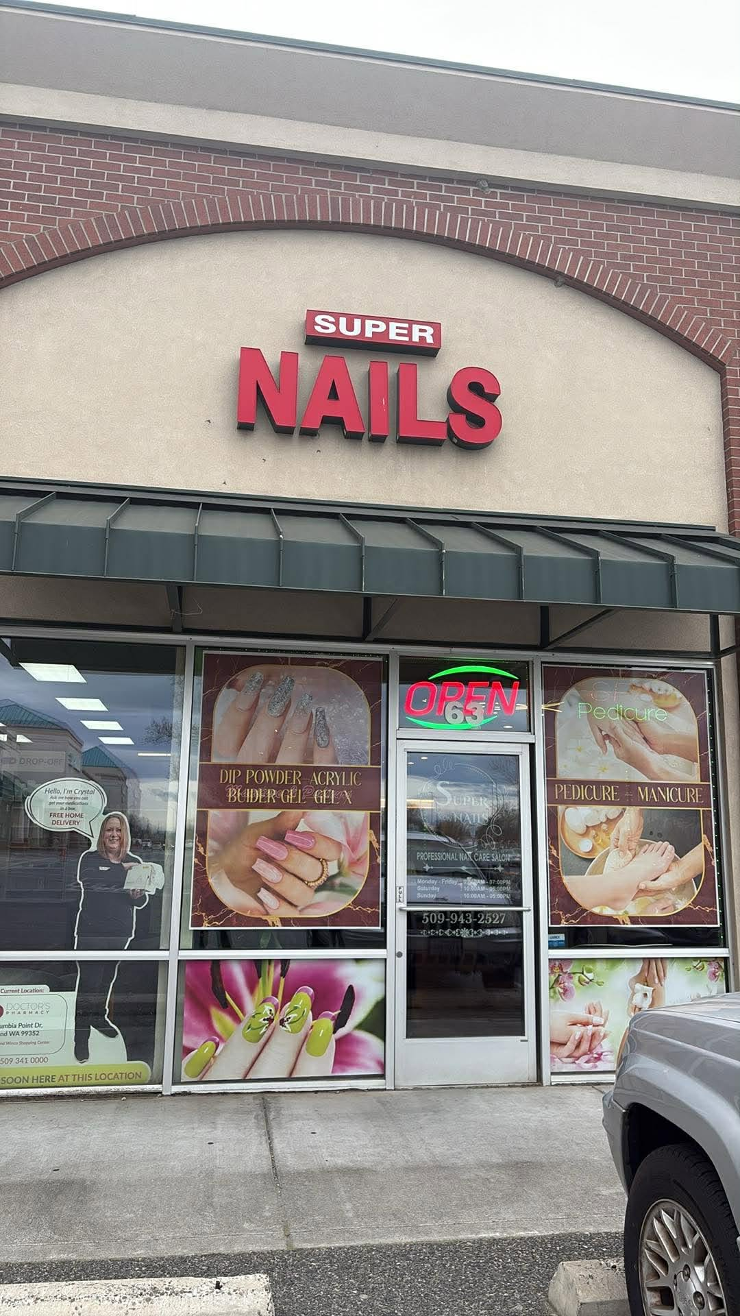 Super Nails Salon Storefront in Richland, WA